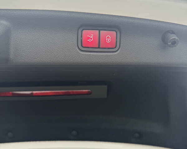 Мерседес Ц-Класс 2021 в Киеве на Automoto.ua Белый Мерседес Ц-Класс, объемом двигателя 1.5 л и пробегом 55 тыс. км за 49999 $, фото 14 на Automoto.ua