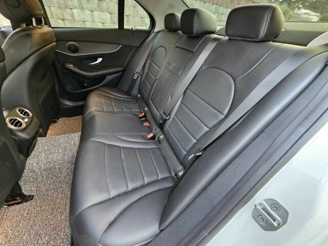 Білий Мерседес Ц-Клас, об'ємом двигуна 2 л та пробігом 70 тис. км за 8700 $, фото 4 на Automoto.ua