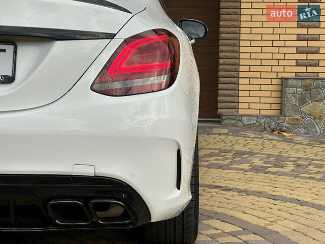 Белый Мерседес Ц-Класс, объемом двигателя 1.99 л и пробегом 84 тыс. км за 32500 $, фото 3 на Automoto.ua