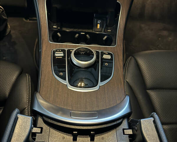 Білий Мерседес Ц-Клас, об'ємом двигуна 1.97 л та пробігом 40 тис. км за 27900 $, фото 3 на Automoto.ua