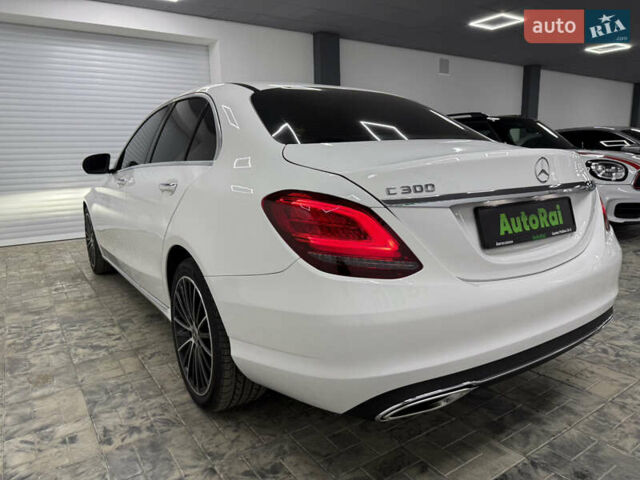 Белый Мерседес Ц-Класс, объемом двигателя 1.99 л и пробегом 40 тыс. км за 28400 $, фото 6 на Automoto.ua
