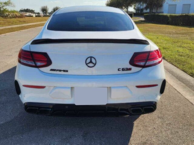 Белый Мерседес Ц-Класс, объемом двигателя 4 л и пробегом 27 тыс. км за 15700 $, фото 5 на Automoto.ua