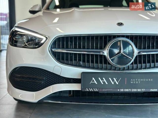 Білий Мерседес Ц-Клас, об'ємом двигуна 2 л та пробігом 36 тис. км за 39990 $, фото 2 на Automoto.ua