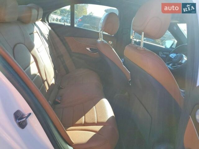 Белый Мерседес Ц-Класс, объемом двигателя 1.98 л и пробегом 132 тыс. км за 9000 $, фото 9 на Automoto.ua