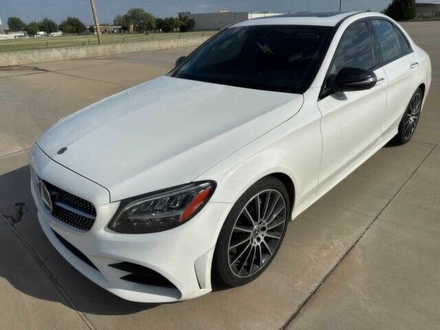 Белый Мерседес Ц-Класс, объемом двигателя 2 л и пробегом 10 тыс. км за 17900 $, фото 2 на Automoto.ua