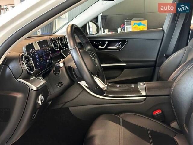 Білий Мерседес Ц-Клас, об'ємом двигуна 2 л та пробігом 30 тис. км за 39990 $, фото 15 на Automoto.ua