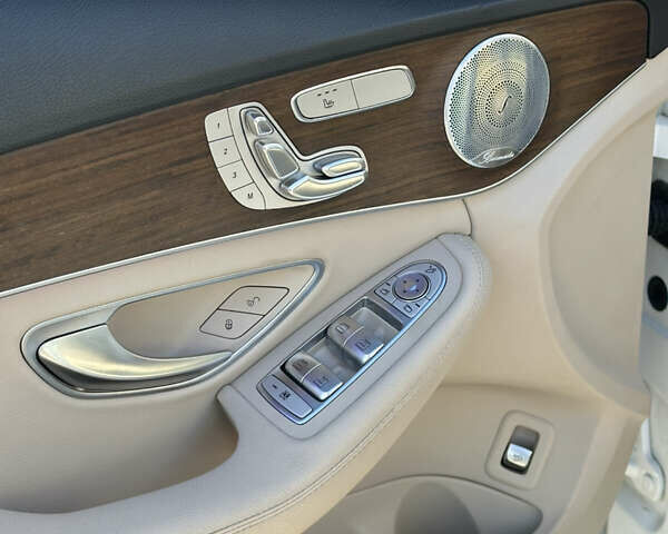 Белый Мерседес Ц-Класс, объемом двигателя 1.99 л и пробегом 84 тыс. км за 32500 $, фото 15 на Automoto.ua