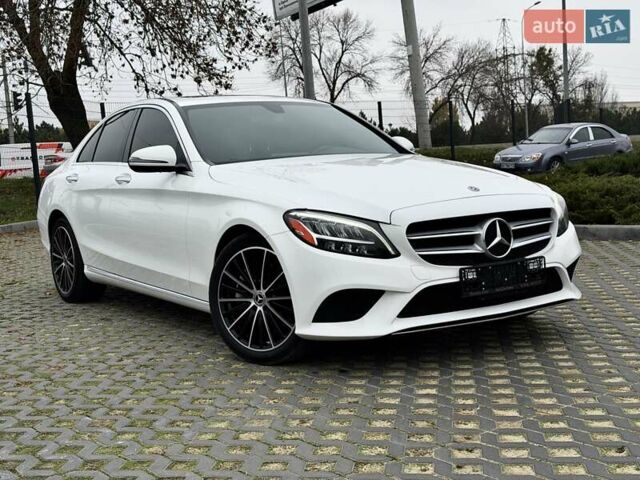 Білий Мерседес Ц-Клас, об'ємом двигуна 2 л та пробігом 40 тис. км за 30500 $, фото 1 на Automoto.ua