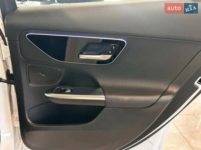 Білий Мерседес Ц-Клас, об'ємом двигуна 2 л та пробігом 36 тис. км за 39990 $, фото 35 на Automoto.ua