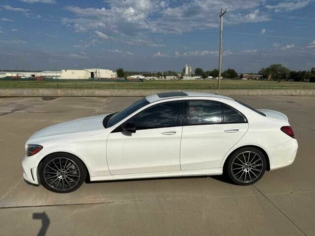 Белый Мерседес Ц-Класс, объемом двигателя 2 л и пробегом 10 тыс. км за 17900 $, фото 3 на Automoto.ua