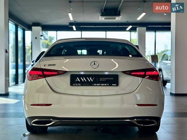 Білий Мерседес Ц-Клас, об'ємом двигуна 2 л та пробігом 30 тис. км за 39990 $, фото 44 на Automoto.ua