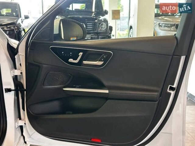 Білий Мерседес Ц-Клас, об'ємом двигуна 2 л та пробігом 36 тис. км за 39990 $, фото 40 на Automoto.ua