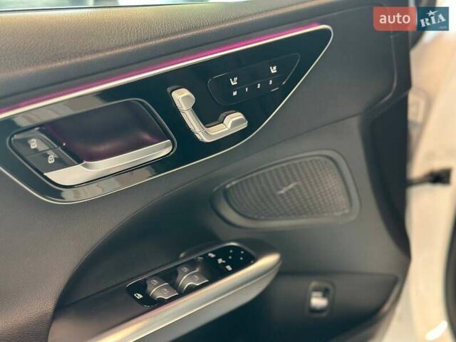 Білий Мерседес Ц-Клас, об'ємом двигуна 2 л та пробігом 30 тис. км за 39990 $, фото 14 на Automoto.ua