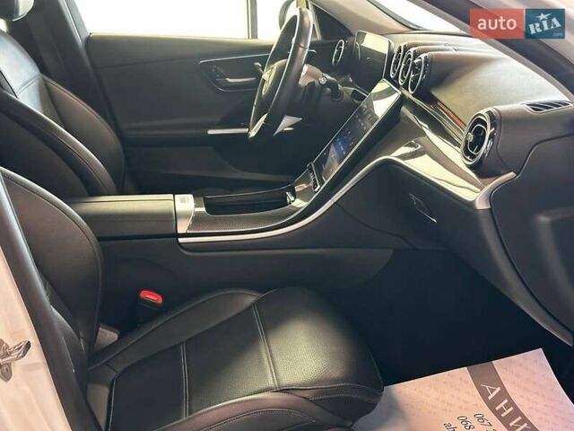 Білий Мерседес Ц-Клас, об'ємом двигуна 2 л та пробігом 36 тис. км за 39990 $, фото 42 на Automoto.ua