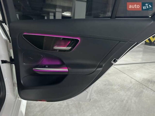 Белый Мерседес Ц-Класс, объемом двигателя 1.99 л и пробегом 30 тыс. км за 52000 $, фото 31 на Automoto.ua