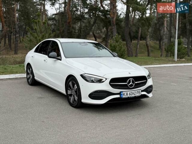 Білий Мерседес Ц-Клас, об'ємом двигуна 1.99 л та пробігом 5 тис. км за 53000 $, фото 3 на Automoto.ua