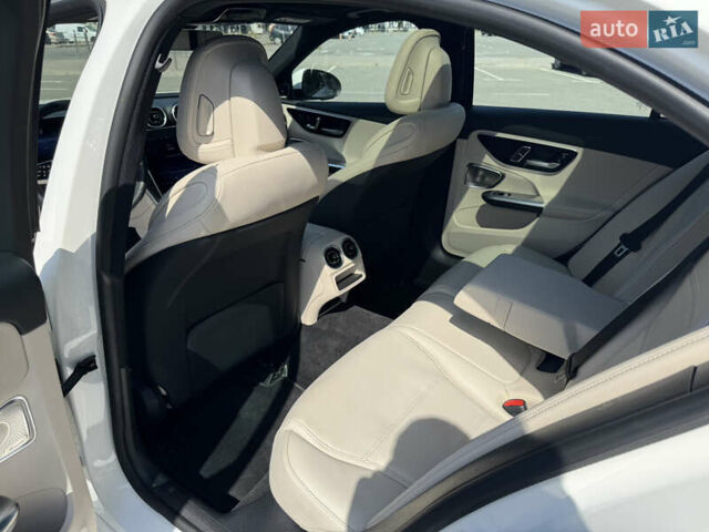 Білий Мерседес Ц-Клас, об'ємом двигуна 2 л та пробігом 8 тис. км за 41500 $, фото 45 на Automoto.ua