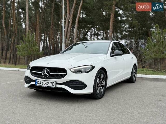 Білий Мерседес Ц-Клас, об'ємом двигуна 1.99 л та пробігом 5 тис. км за 53000 $, фото 1 на Automoto.ua