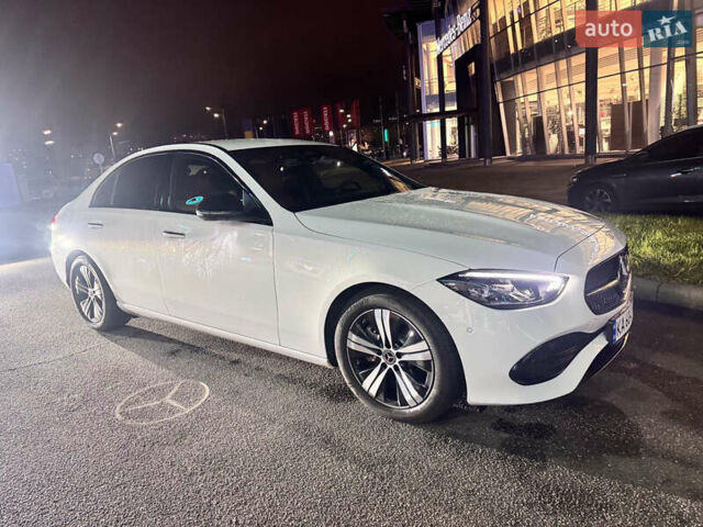 Білий Мерседес Ц-Клас, об'ємом двигуна 1.99 л та пробігом 5 тис. км за 58000 $, фото 5 на Automoto.ua