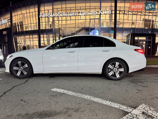 Білий Мерседес Ц-Клас, об'ємом двигуна 1.99 л та пробігом 5 тис. км за 58000 $, фото 3 на Automoto.ua