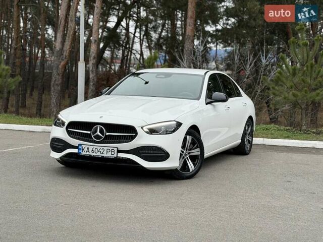 Білий Мерседес Ц-Клас, об'ємом двигуна 1.99 л та пробігом 5 тис. км за 53000 $, фото 6 на Automoto.ua