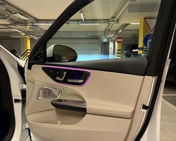 Белый Мерседес Ц-Класс, объемом двигателя 2 л и пробегом 10 тыс. км за 42000 $, фото 6 на Automoto.ua