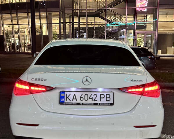 Білий Мерседес Ц-Клас, об'ємом двигуна 1.99 л та пробігом 5 тис. км за 58000 $, фото 6 на Automoto.ua