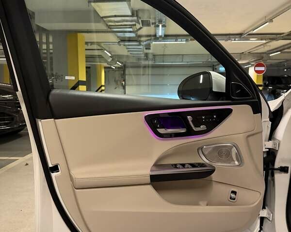 Белый Мерседес Ц-Класс, объемом двигателя 2 л и пробегом 10 тыс. км за 42000 $, фото 5 на Automoto.ua