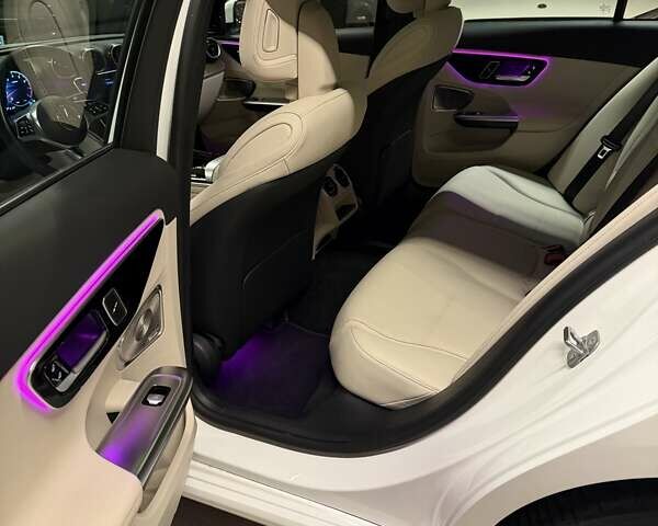 Белый Мерседес Ц-Класс, объемом двигателя 2 л и пробегом 10 тыс. км за 42000 $, фото 15 на Automoto.ua