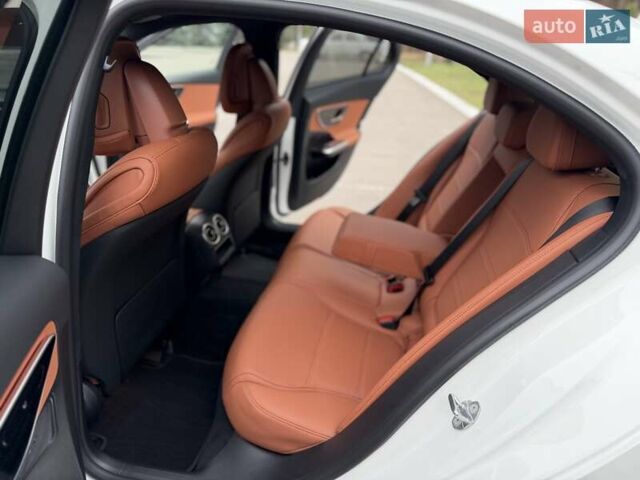 Білий Мерседес Ц-Клас, об'ємом двигуна 1.99 л та пробігом 5 тис. км за 53000 $, фото 28 на Automoto.ua