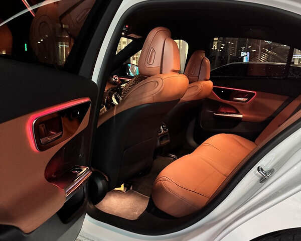 Білий Мерседес Ц-Клас, об'ємом двигуна 1.99 л та пробігом 5 тис. км за 58000 $, фото 9 на Automoto.ua