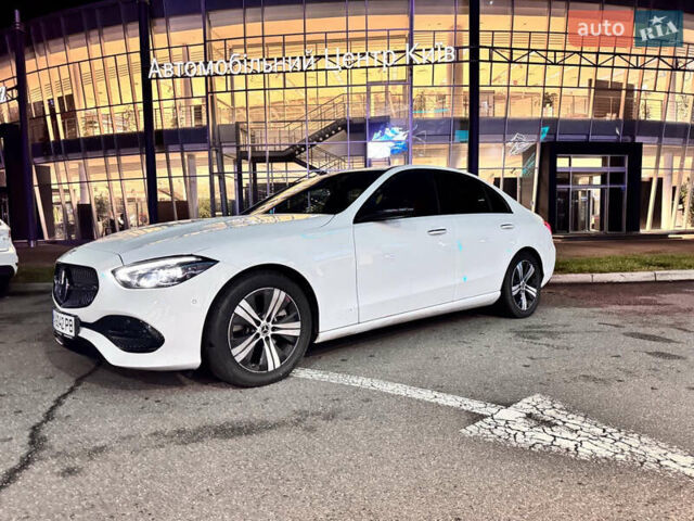 Білий Мерседес Ц-Клас, об'ємом двигуна 1.99 л та пробігом 5 тис. км за 58000 $, фото 1 на Automoto.ua