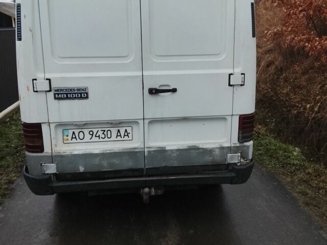 Білий Мерседес Ц-Клас, об'ємом двигуна 2.4 л та пробігом 200 тис. км за 1800 $, фото 3 на Automoto.ua