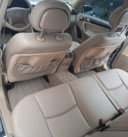 Белый Мерседес Ц-Класс, объемом двигателя 2.6 л и пробегом 240 тыс. км за 7000 $, фото 25 на Automoto.ua