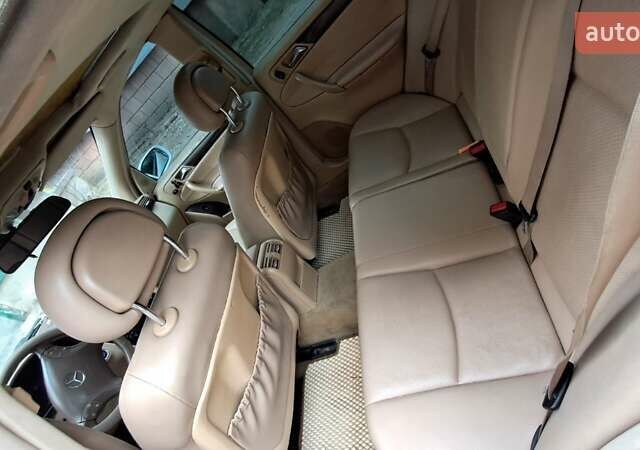 Мерседес Ц-Класс 2004 в Ивано-Франковске на Automoto.ua Белый Мерседес Ц-Класс, объемом двигателя 2.5 л и пробегом 200 тыс. км за 7400 $, фото 4 на Automoto.ua