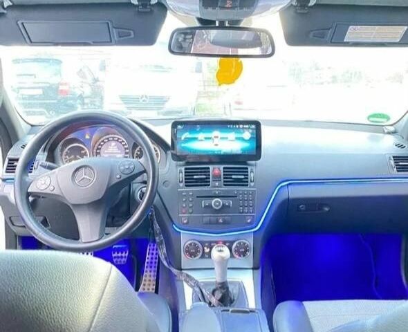 Белый Мерседес Ц-Класс, объемом двигателя 0 л и пробегом 250 тыс. км за 7607 $, фото 1 на Automoto.ua