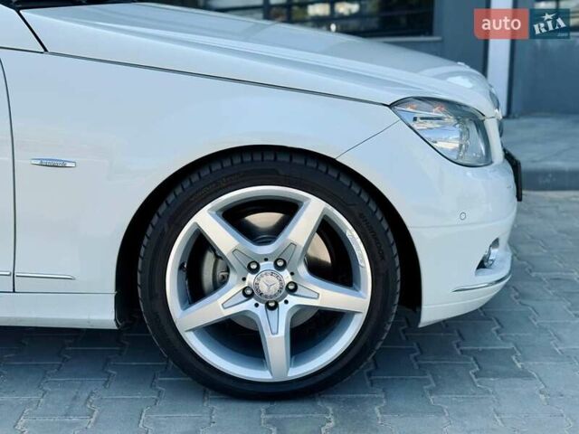 Белый Мерседес Ц-Класс, объемом двигателя 3 л и пробегом 350 тыс. км за 10900 $, фото 23 на Automoto.ua