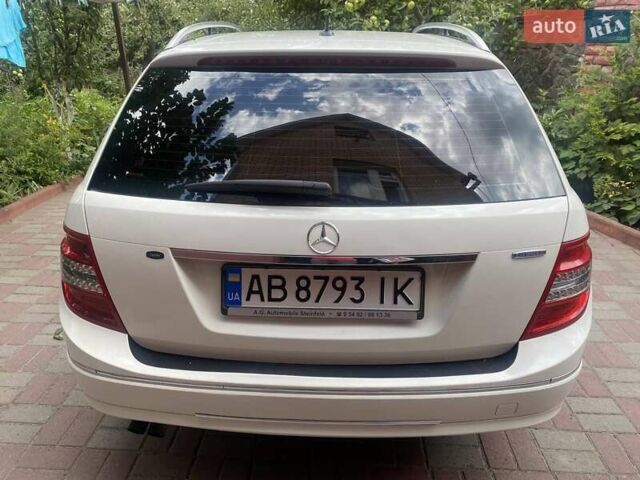 Білий Мерседес Ц-Клас, об'ємом двигуна 2.14 л та пробігом 182 тис. км за 10000 $, фото 1 на Automoto.ua