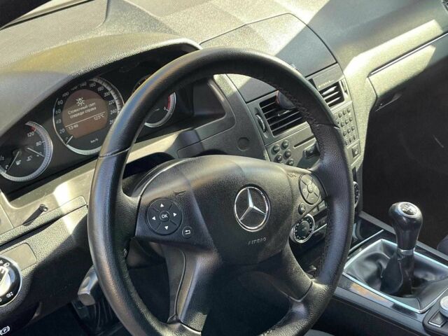 Білий Мерседес Ц-Клас, об'ємом двигуна 2.1 л та пробігом 412 тис. км за 6990 $, фото 17 на Automoto.ua