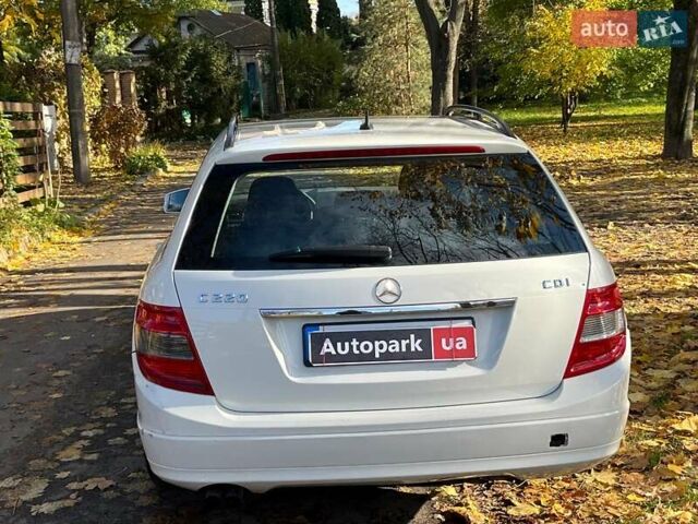 Мерседес Ц-Класс 2010 в Киеве на Automoto.ua Белый Мерседес Ц-Класс, объемом двигателя 2.1 л и пробегом 412 тыс. км за 8990 $, фото 8 на Automoto.ua
