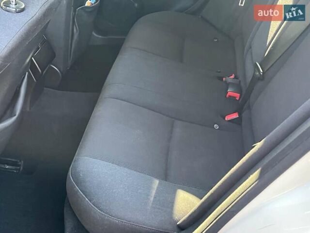 Мерседес Ц-Класс 2010 в Киеве на Automoto.ua Белый Мерседес Ц-Класс, объемом двигателя 2.1 л и пробегом 412 тыс. км за 8990 $, фото 25 на Automoto.ua