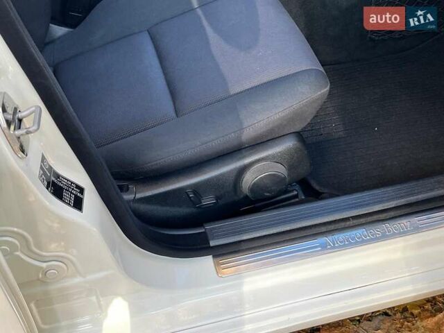 Мерседес Ц-Класс 2010 в Киеве на Automoto.ua Белый Мерседес Ц-Класс, объемом двигателя 2.1 л и пробегом 412 тыс. км за 8990 $, фото 30 на Automoto.ua