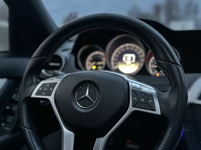 Белый Мерседес Ц-Класс, объемом двигателя 2.1 л и пробегом 322 тыс. км за 10400 $, фото 8 на Automoto.ua