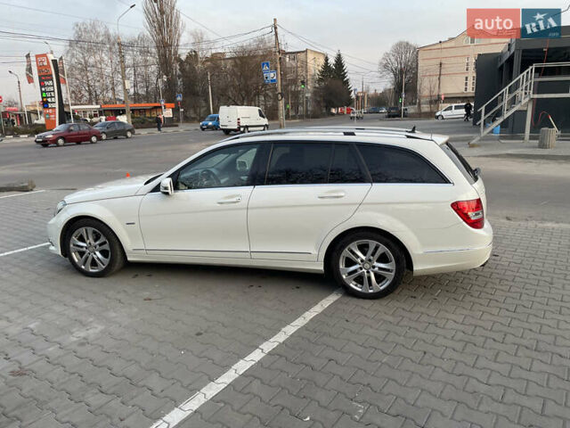 Білий Мерседес Ц-Клас, об'ємом двигуна 2.14 л та пробігом 318 тис. км за 12500 $, фото 14 на Automoto.ua