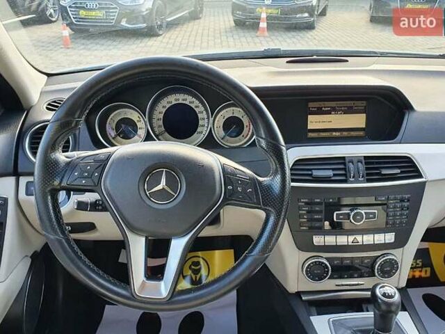 Белый Мерседес Ц-Класс, объемом двигателя 2.2 л и пробегом 363 тыс. км за 12790 $, фото 22 на Automoto.ua