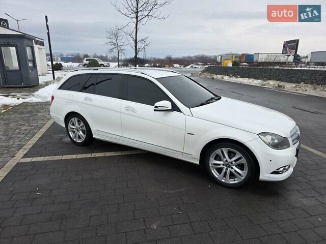 Белый Мерседес Ц-Класс, объемом двигателя 2.14 л и пробегом 255 тыс. км за 10500 $, фото 19 на Automoto.ua