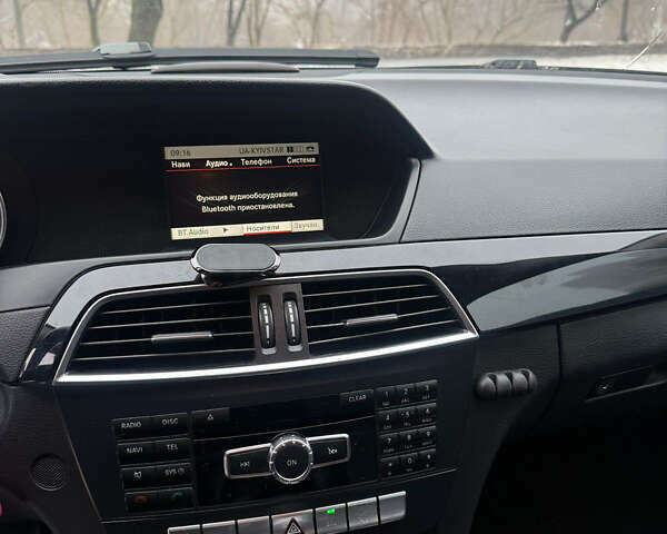 Белый Мерседес Ц-Класс, объемом двигателя 2.2 л и пробегом 281 тыс. км за 9999 $, фото 35 на Automoto.ua