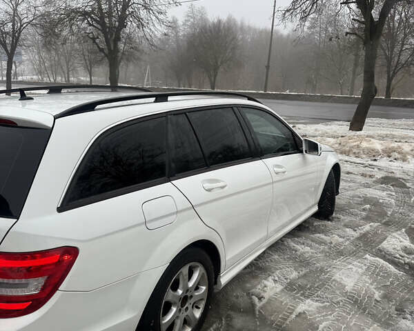 Белый Мерседес Ц-Класс, объемом двигателя 2.2 л и пробегом 278 тыс. км за 11300 $, фото 16 на Automoto.ua