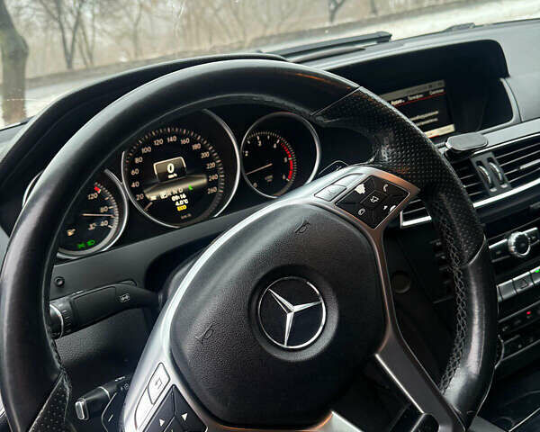 Белый Мерседес Ц-Класс, объемом двигателя 2.2 л и пробегом 281 тыс. км за 9999 $, фото 26 на Automoto.ua