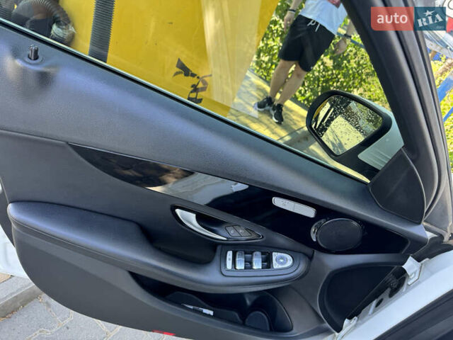 Білий Мерседес Ц-Клас, об'ємом двигуна 2.14 л та пробігом 284 тис. км за 16800 $, фото 14 на Automoto.ua